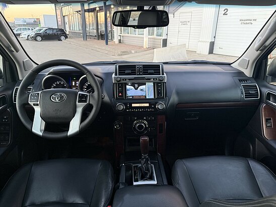 Toyota Land Cruiser Prado 4.0 AT (282 л.с.) Prestige