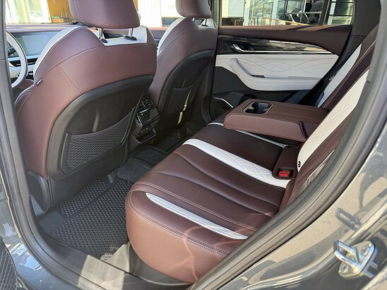Geely Monjaro 2.0 4WD AT (238 л.с.) Flagship