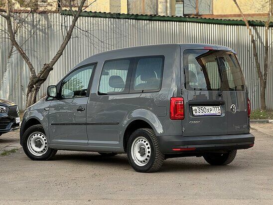 Volkswagen Caddy 1.6 MPI MT (110 л.с.) Kombi