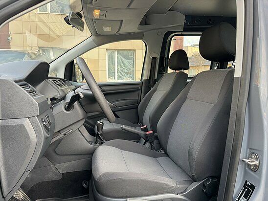 Volkswagen Caddy 1.6 MPI MT (110 л.с.) Kombi