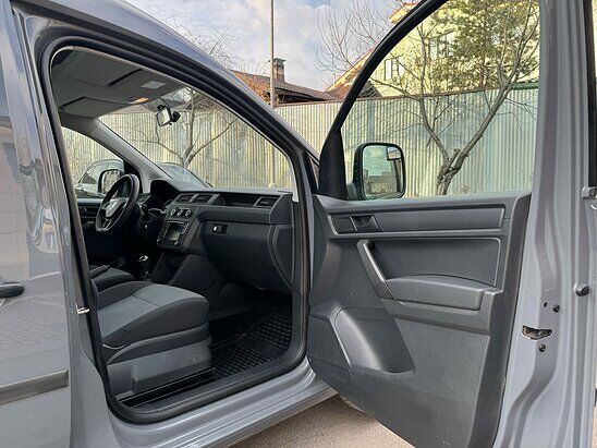 Volkswagen Caddy 1.6 MPI MT (110 л.с.) Kombi