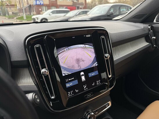 Volvo XC40 2.0 4WD AT (190 л.с.) Inscription