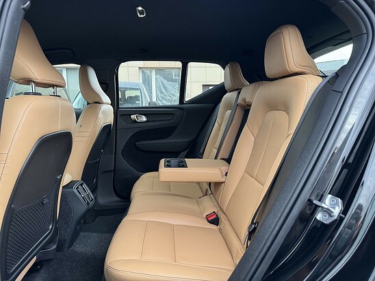 Volvo XC40 2.0 4WD AT (190 л.с.) Inscription