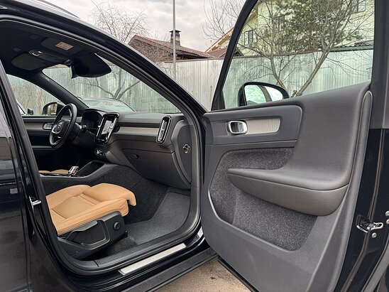 Volvo XC40 2.0 4WD AT (190 л.с.) Inscription
