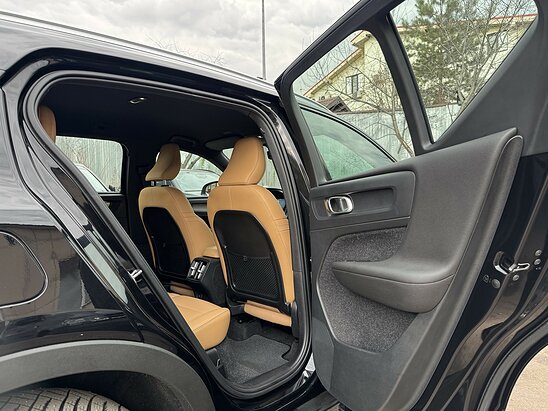 Volvo XC40 2.0 4WD AT (190 л.с.) Inscription
