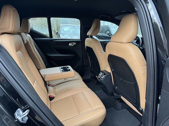 Volvo XC40 2.0 4WD AT (190 л.с.) Inscription
