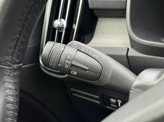 Volvo XC40 2.0 4WD AT (190 л.с.) Inscription