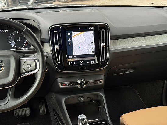 Volvo XC40 2.0 4WD AT (190 л.с.) Inscription