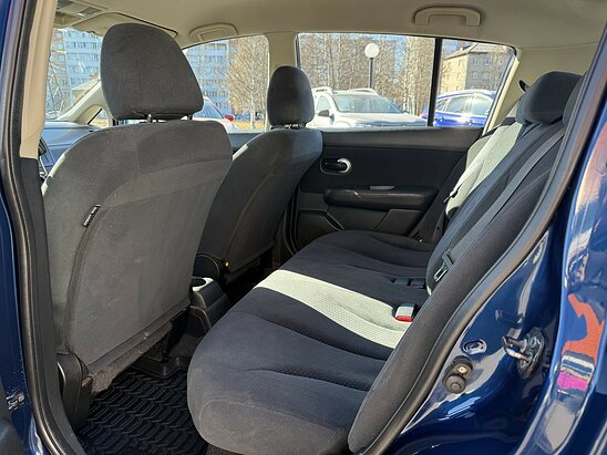 Nissan Tiida 1.6 MT (110 л.с.) Comfort