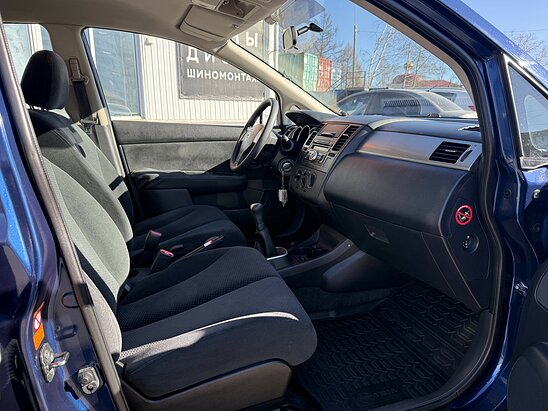 Nissan Tiida 1.6 MT (110 л.с.) Comfort
