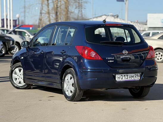 Nissan Tiida 1.6 MT (110 л.с.) Comfort