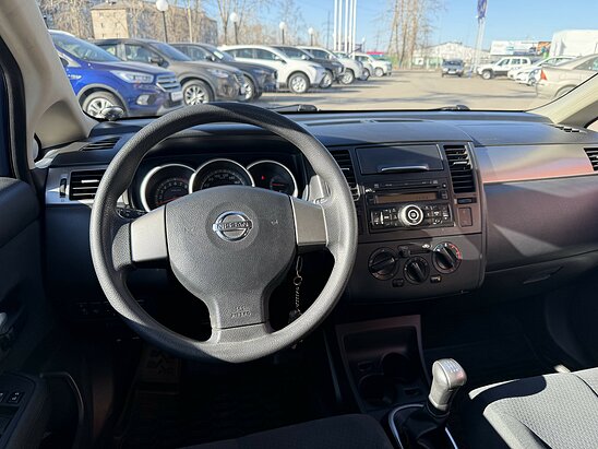 Nissan Tiida 1.6 MT (110 л.с.) Comfort