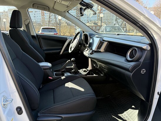 Toyota RAV4 2.0 AWD MT (146 л.с.) Comfort Plus