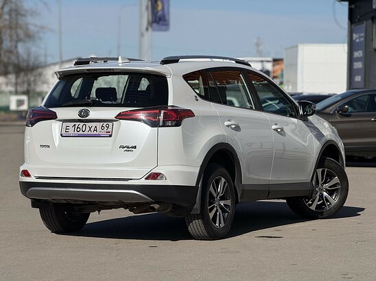 Toyota RAV4 2.0 AWD MT (146 л.с.) Comfort Plus