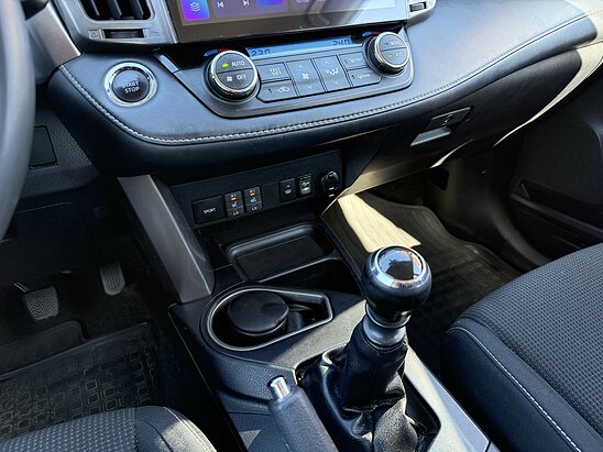 Toyota RAV4 2.0 AWD MT (146 л.с.) Comfort Plus