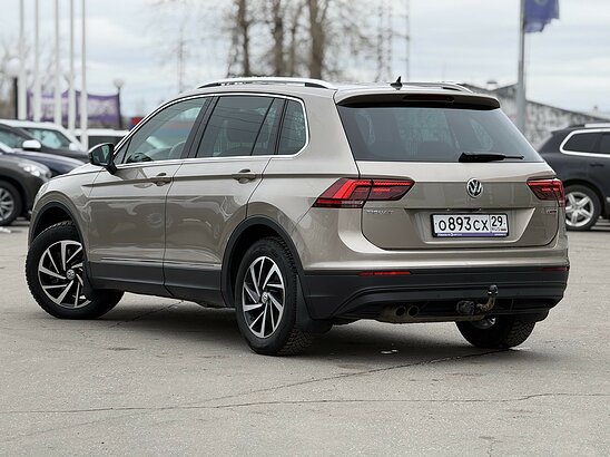 Volkswagen Tiguan 2.0 TSI 4MOTION DSG (180 л.с.)