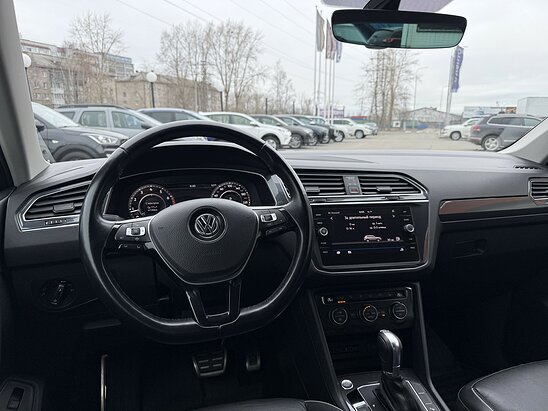 Volkswagen Tiguan 2.0 TSI 4MOTION DSG (180 л.с.)