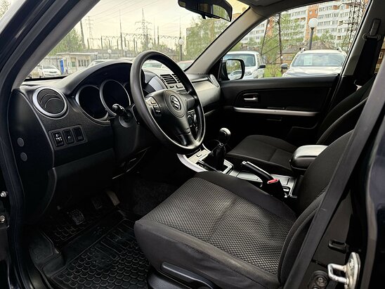 Suzuki Grand Vitara 2.4 4WD MT (169 л.с.) Comfort+