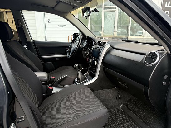 Suzuki Grand Vitara 2.4 4WD MT (169 л.с.) Comfort+