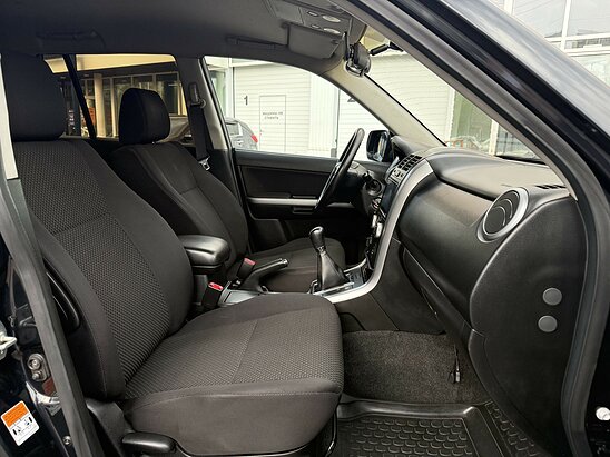 Suzuki Grand Vitara 2.4 4WD MT (169 л.с.) Comfort+