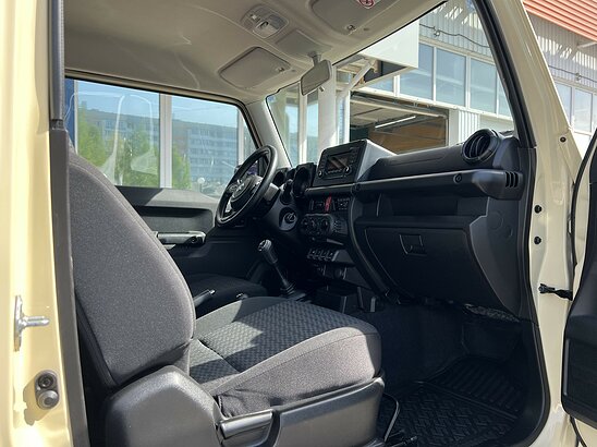 Suzuki Jimny 1.5 4WD MT (102 л.с.) GL