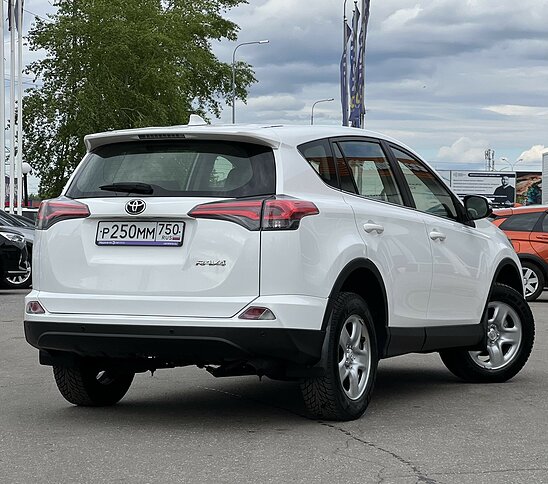 Toyota RAV4 2.0 4WD CVT (146 л.с.) Comfort