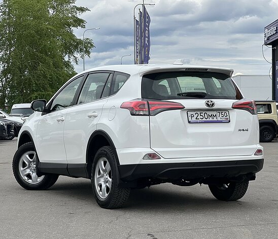 Toyota RAV4 2.0 4WD CVT (146 л.с.) Comfort