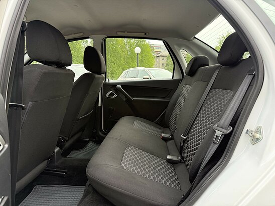 ВАЗ (LADA) Granta 1.6 MT (90 л.с.) Luxe