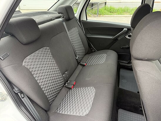 ВАЗ (LADA) Granta 1.6 MT (90 л.с.) Luxe