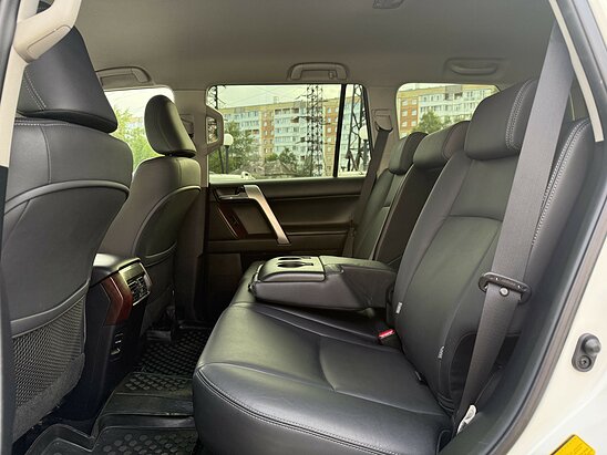 Toyota Land Cruiser Prado 4.0 AT (282 л.с.) Prestige