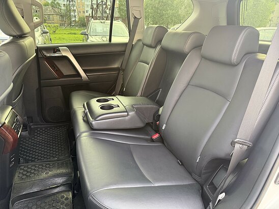 Toyota Land Cruiser Prado 4.0 AT (282 л.с.) Prestige