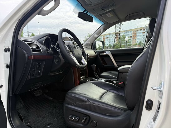 Toyota Land Cruiser Prado 4.0 AT (282 л.с.) Prestige
