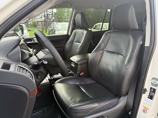 Toyota Land Cruiser Prado 4.0 AT (282 л.с.) Prestige