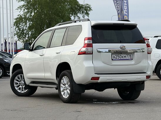Toyota Land Cruiser Prado 4.0 AT (282 л.с.) Prestige