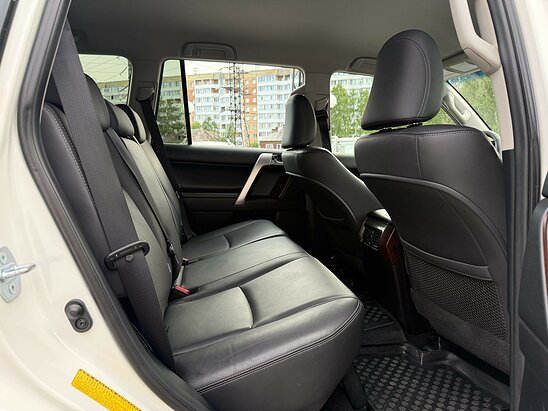 Toyota Land Cruiser Prado 4.0 AT (282 л.с.) Prestige