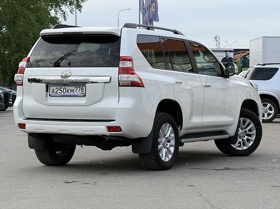 Toyota Land Cruiser Prado 4.0 AT (282 л.с.) Prestige