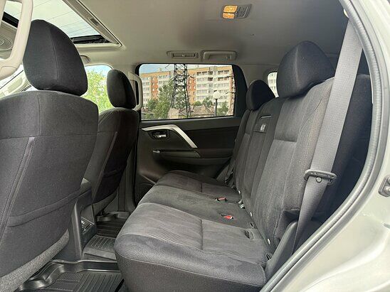 Mitsubishi Pajero Sport 2.4 D 4WD AT (181 л.с.) Instyle