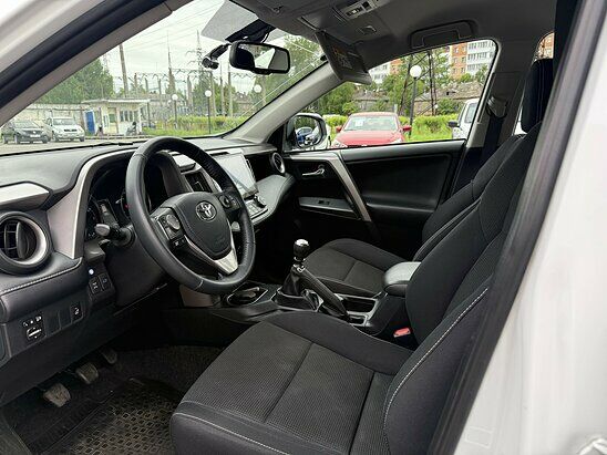 Toyota RAV4 2.0 AWD MT (146 л.с.) Comfort Plus