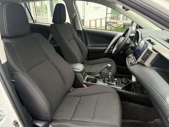 Toyota RAV4 2.0 AWD MT (146 л.с.) Comfort Plus