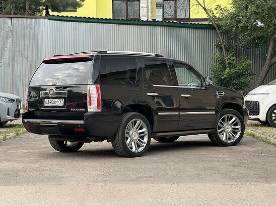 Cadillac Escalade 6.2 V8 4WD AT (403 л.с.) Top