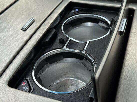 Cadillac Escalade 6.2 V8 4WD AT (403 л.с.) Top