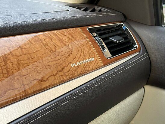 Cadillac Escalade 6.2 V8 4WD AT (403 л.с.) Top