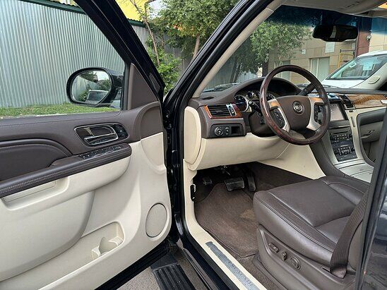 Cadillac Escalade 6.2 V8 4WD AT (403 л.с.) Top