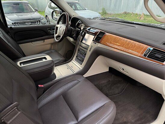 Cadillac Escalade 6.2 V8 4WD AT (403 л.с.) Top