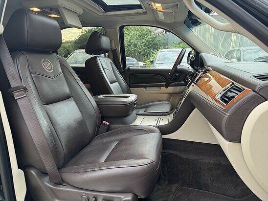 Cadillac Escalade 6.2 V8 4WD AT (403 л.с.) Top