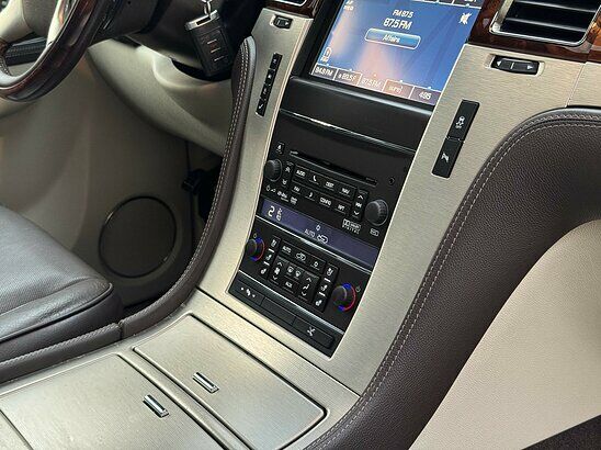 Cadillac Escalade 6.2 V8 4WD AT (403 л.с.) Top