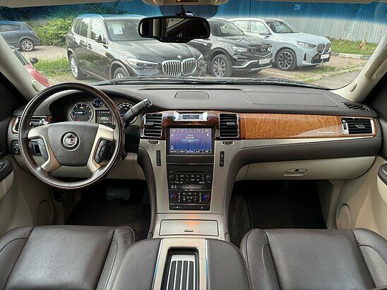 Cadillac Escalade 6.2 V8 4WD AT (403 л.с.) Top