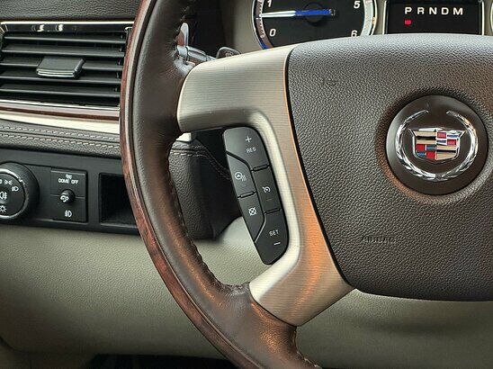Cadillac Escalade 6.2 V8 4WD AT (403 л.с.) Top
