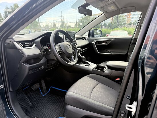 Toyota RAV4 2.0 4WD CVT (149 л.с.) Комфорт