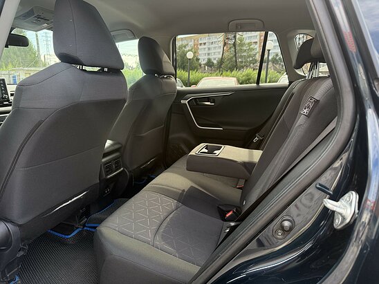 Toyota RAV4 2.0 4WD CVT (149 л.с.) Комфорт